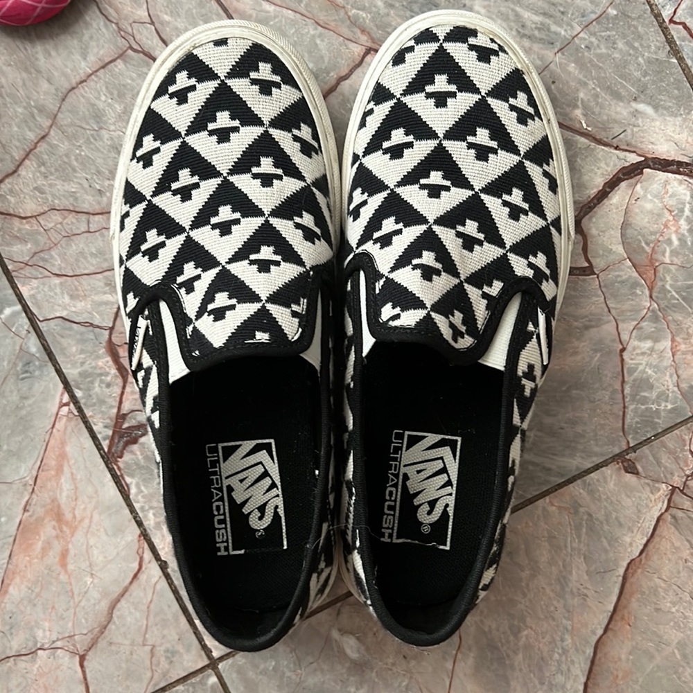 Barely worn vans (worn one-two times max)